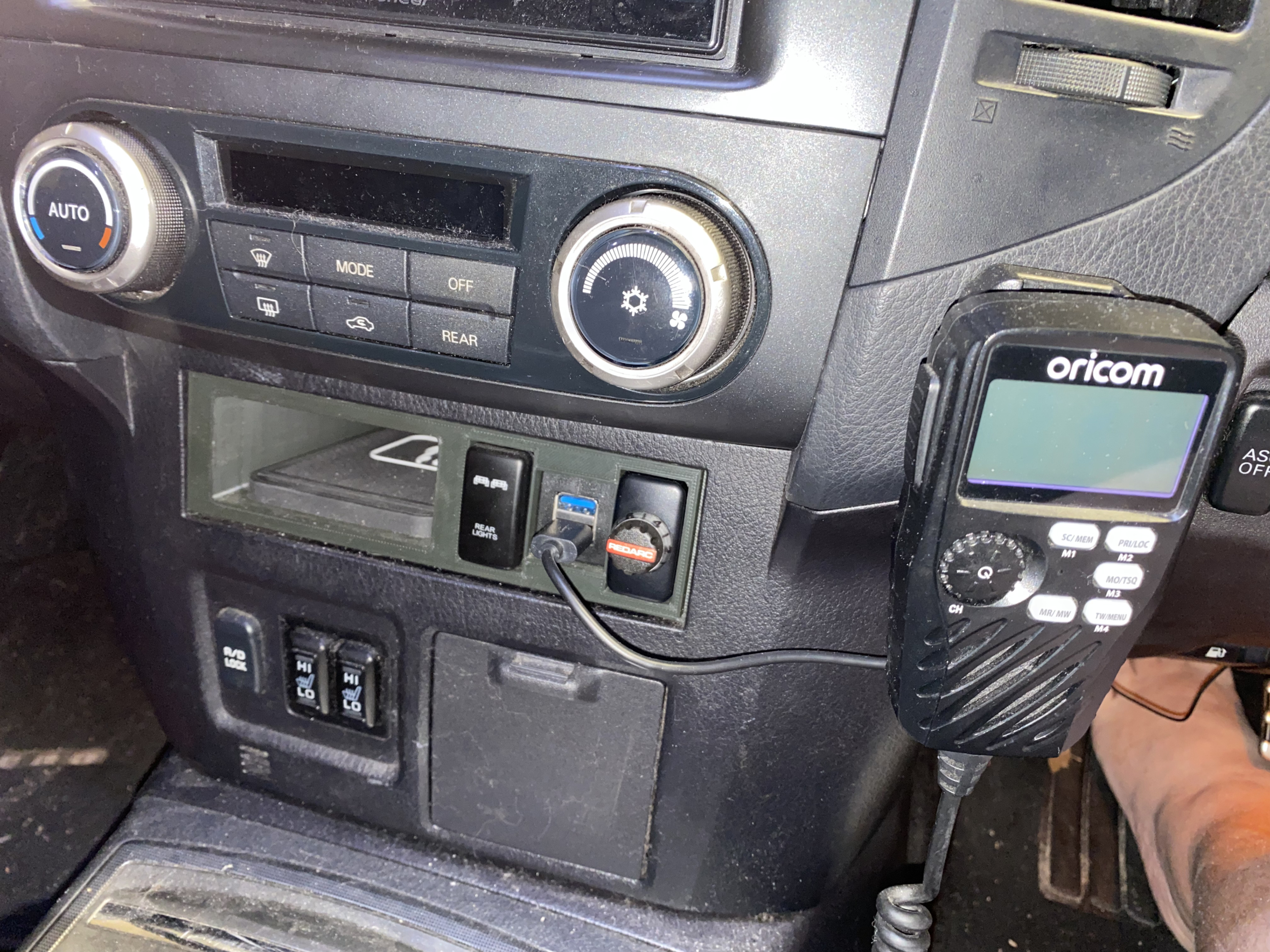 IMG_6124 (Excuse the dirty centre console, I know, I know, it needs a clean)